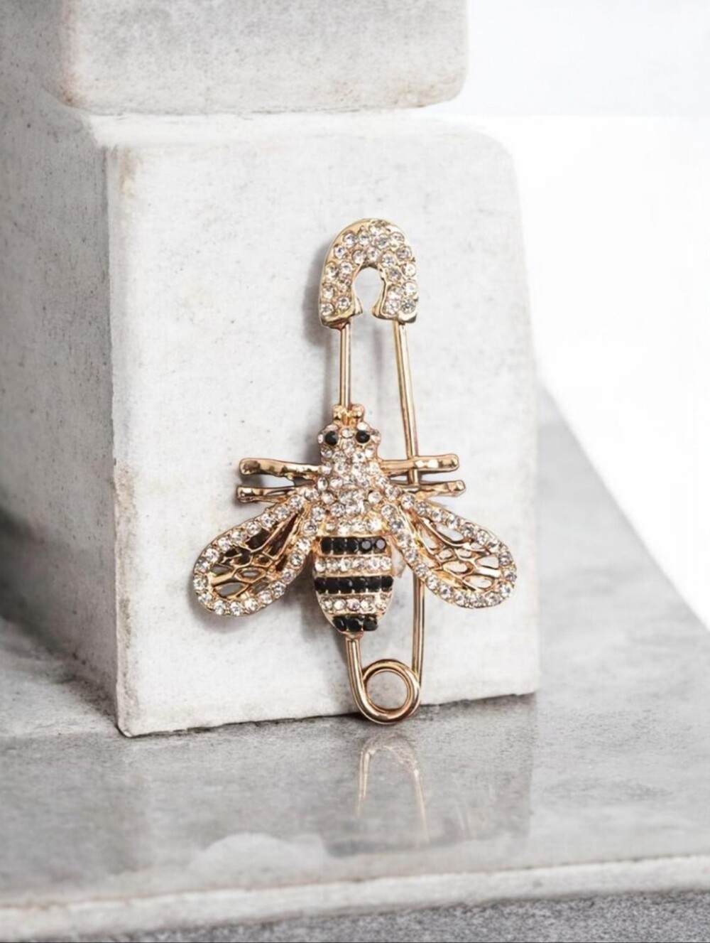 Elegant Unique Rhinestone Bee Brooch Pin